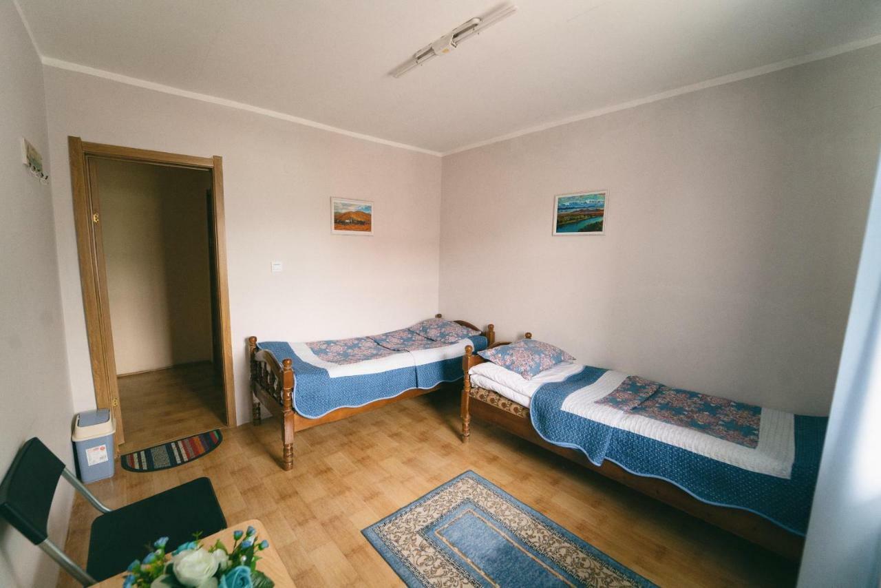 Town Yard Hostel Улан-Батор Екстер'єр фото
