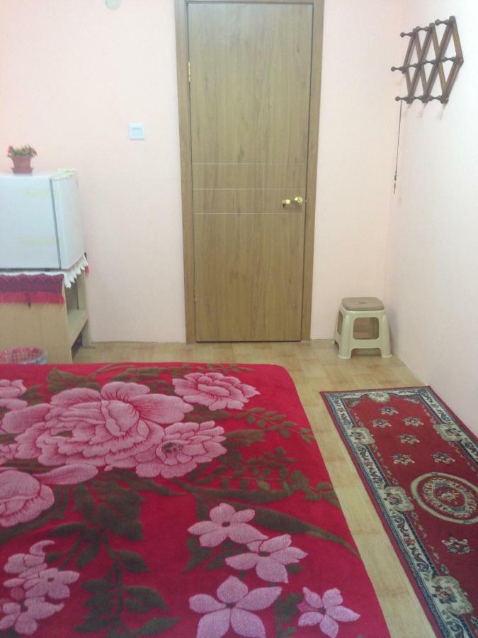 Town Yard Hostel Улан-Батор Екстер'єр фото